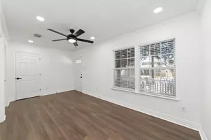 802 E 33rd St, Houston, TX 77022 - Photo 14