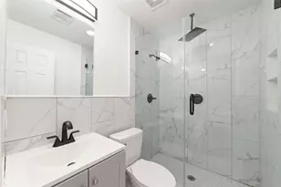 802 E 33rd St, Houston, TX 77022 - Photo 10