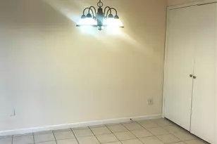 8646 Maplecrest Dr, Houston, TX 77099 - Photo 4