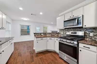 2018 Village Court Lane, Rosenberg, TX 77471 - Photo 6