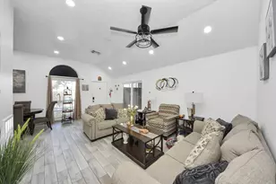 4246 Tiny Hur Dr, Pasadena, TX 77503 - Photo 4