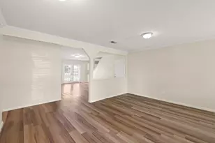 515 Lloyd Ln, Baytown, TX 77521 - Photo 4