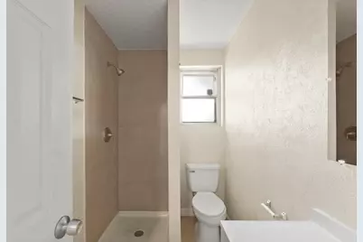 515 Lloyd Lane, Baytown, TX 77521 - Photo 20