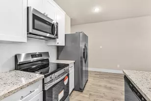 496 Golden St, Willis, TX 77378 - Photo 8