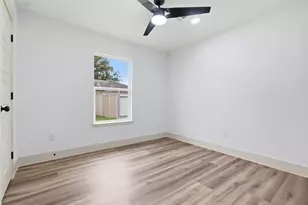 910 Evonne St, Houston, TX 77017 - Photo 22
