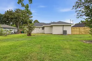 910 Evonne St, Houston, TX 77017 - Photo 32