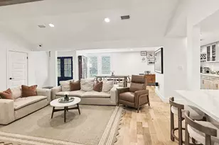 10718 Longmont Dr, Houston, TX 77042 - Photo 2