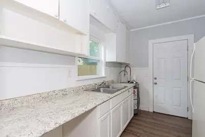 713 W Willis Street, Alvin, TX 77511 - Photo 12