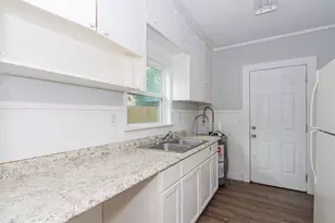 713 W Willis St, Alvin, TX 77511 - Photo 12