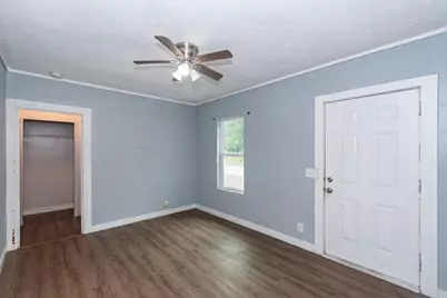 713 W Willis Street, Alvin, TX 77511 - Photo 8