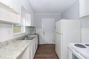 713 W Willis St, Alvin, TX 77511 - Photo 10