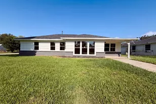 118 S Ringgold St, West Columbia, TX 77486 - Photo 1