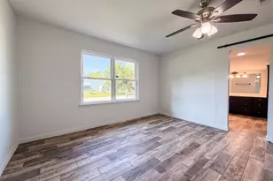 118 S Ringgold St, West Columbia, TX 77486 - Photo 4