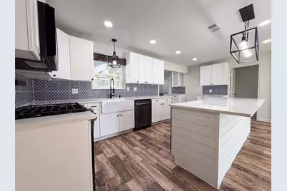 118 N Ringgold Street, West Columbia, TX 77486 - Photo 6