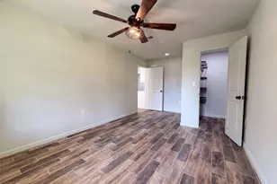 118 S Ringgold St, West Columbia, TX 77486 - Photo 8