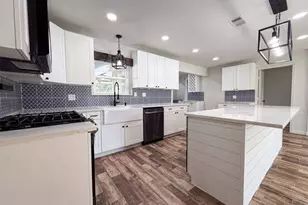 118 S Ringgold St, West Columbia, TX 77486 - Photo 6