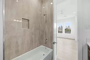 1110 Peden St, Houston, TX 77006 - Photo 24