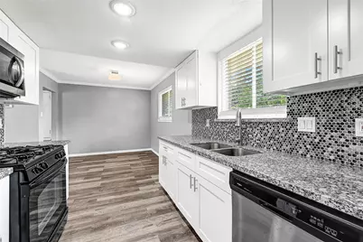 6407 Deirdre Anne Drive, Houston, TX 77088 - Photo 10