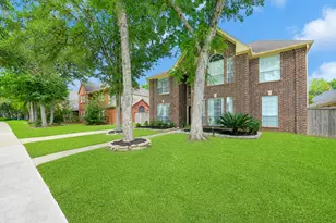 1123 Glendale Dr, Sugar Land, TX 77479 - Photo 2