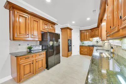 202 Victoria Way, Friendswood, TX 77546 - Photo 4