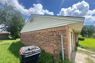 3127 Groton Dr, Houston, TX 77051 - Photo 10