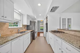 9327 Meadowcroft Dr, Houston, TX 77063 - Photo 24