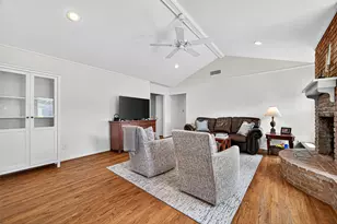 9327 Meadowcroft Dr, Houston, TX 77063 - Photo 12