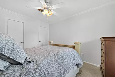 9327 Meadowcroft Drive, Houston, TX 77063 - Photo 32