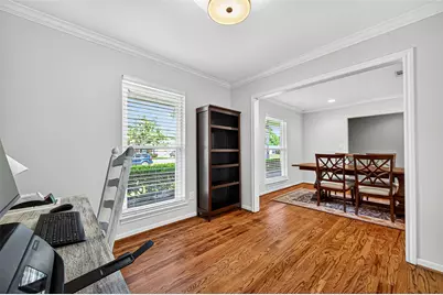 9327 Meadowcroft Drive, Houston, TX 77063 - Photo 10