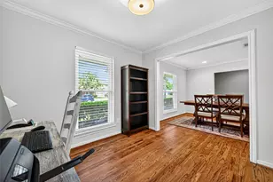 9327 Meadowcroft Dr, Houston, TX 77063 - Photo 10