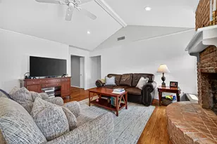 9327 Meadowcroft Dr, Houston, TX 77063 - Photo 18