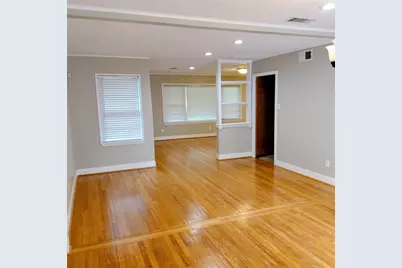 8106 Lorrie Drive, Houston, TX 77025 - Photo 6