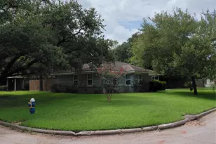 8106 Lorrie Dr, Houston, TX 77025 - Photo 2