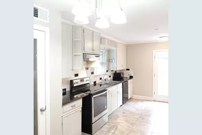 8106 Lorrie Drive, Houston, TX 77025 - Photo 4
