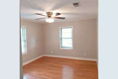 8106 Lorrie Drive, Houston, TX 77025 - Photo 10
