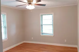 8106 Lorrie Dr, Houston, TX 77025 - Photo 10