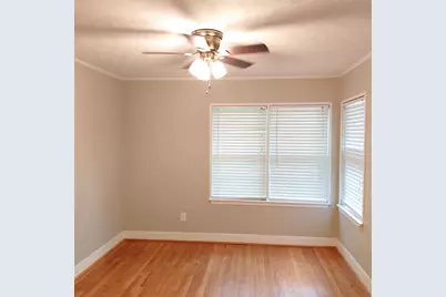 8106 Lorrie Drive, Houston, TX 77025 - Photo 8