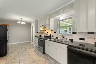 8106 Lorrie Dr, Houston, TX 77025 - Photo 4