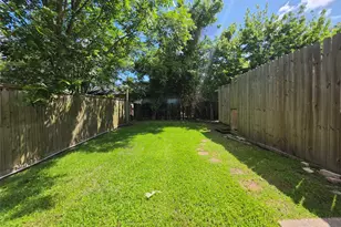 305 Miles Rd, Bacliff, TX 77518 - Photo 12