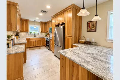 504 Edgewater Street, Clute, TX 77531 - Photo 6