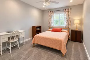 504 Edgewater St, Clute, TX 77531 - Photo 14