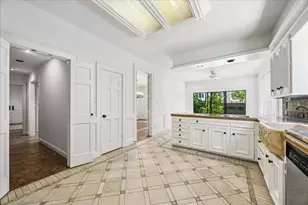 2522 Nantucket Dr, Houston, TX 77057 - Photo 14