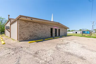 601 N May Street, Madisonville, TX 77864 - Photo 4