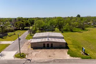 601 N May St, Madisonville, TX 77864 - Photo 1