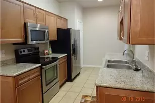 2255 Braeswood Park Dr, Houston, TX 77030 - Photo 2
