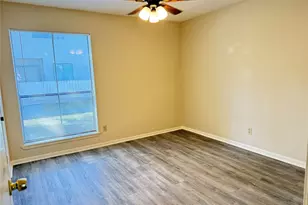 17401 Red Oak Dr, Houston, TX 77090 - Photo 16