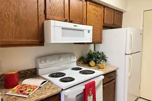 17401 Red Oak Dr, Houston, TX 77090 - Photo 4