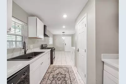 1337 Conrad Sauer Drive, Houston, TX 77043 - Photo 8