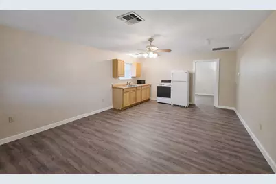 6107 Williams Road #E, Crosby, TX 77532 - Photo 4