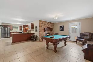 9546 Meadowvale Dr, Houston, TX 77063 - Photo 2